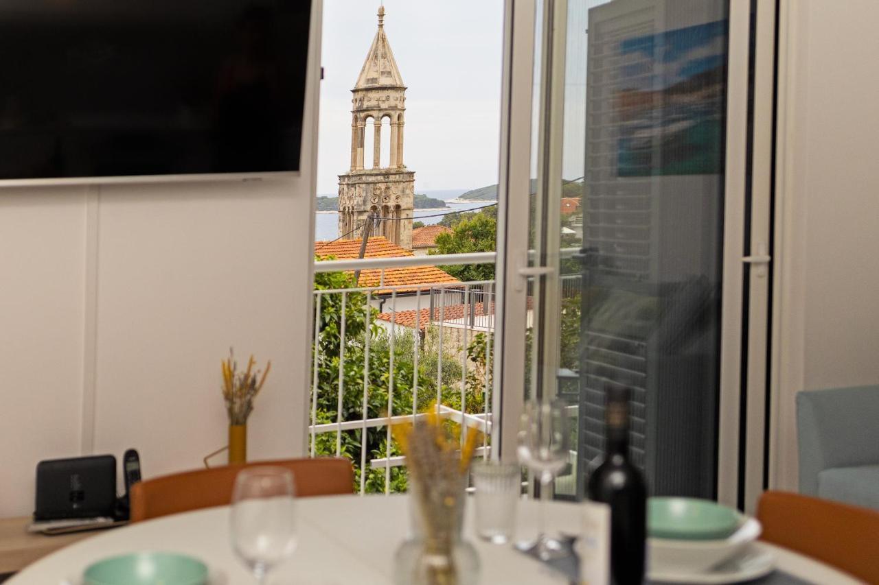 Jesliving Hvar - 2 Bedroom Elegant Apartment With Sea View In Historic Center Of Hvar Town Exteriér fotografie