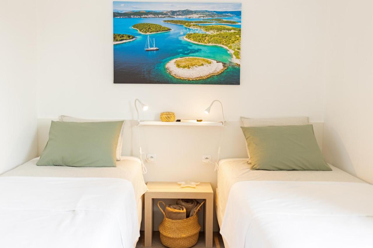Jesliving Hvar - 2 Bedroom Elegant Apartment With Sea View In Historic Center Of Hvar Town Exteriér fotografie