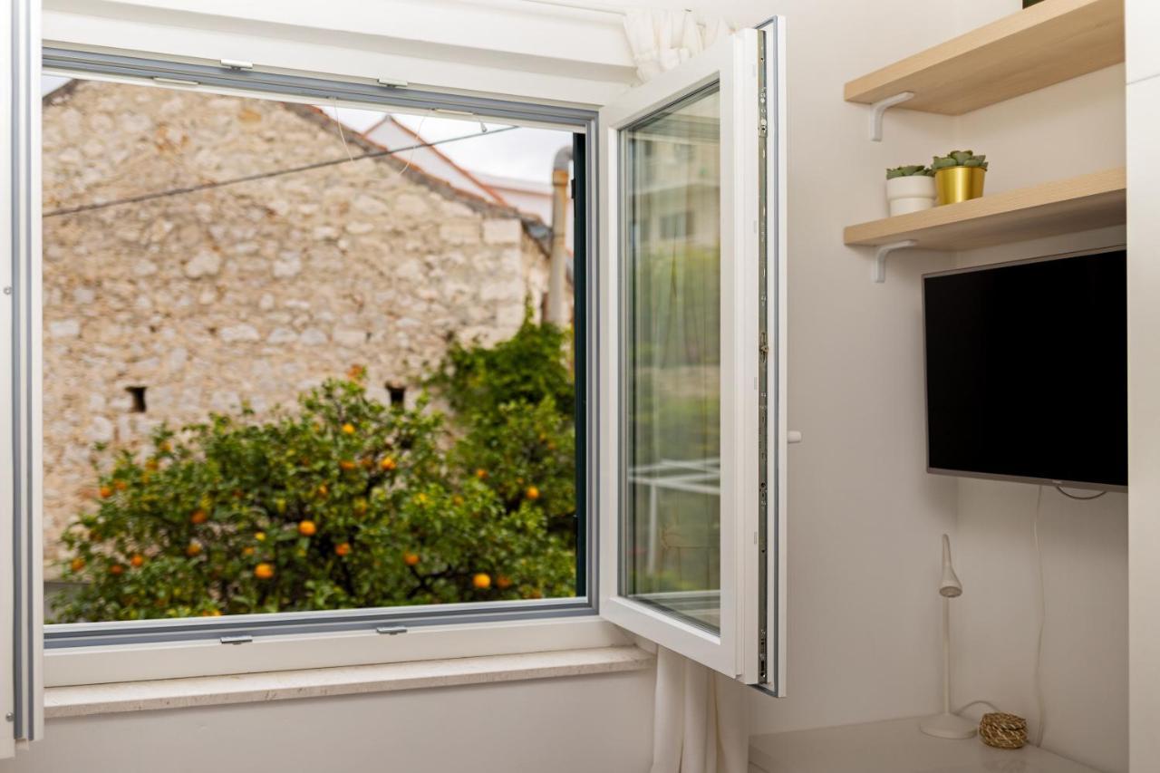 Jesliving Hvar - 2 Bedroom Elegant Apartment With Sea View In Historic Center Of Hvar Town Exteriér fotografie