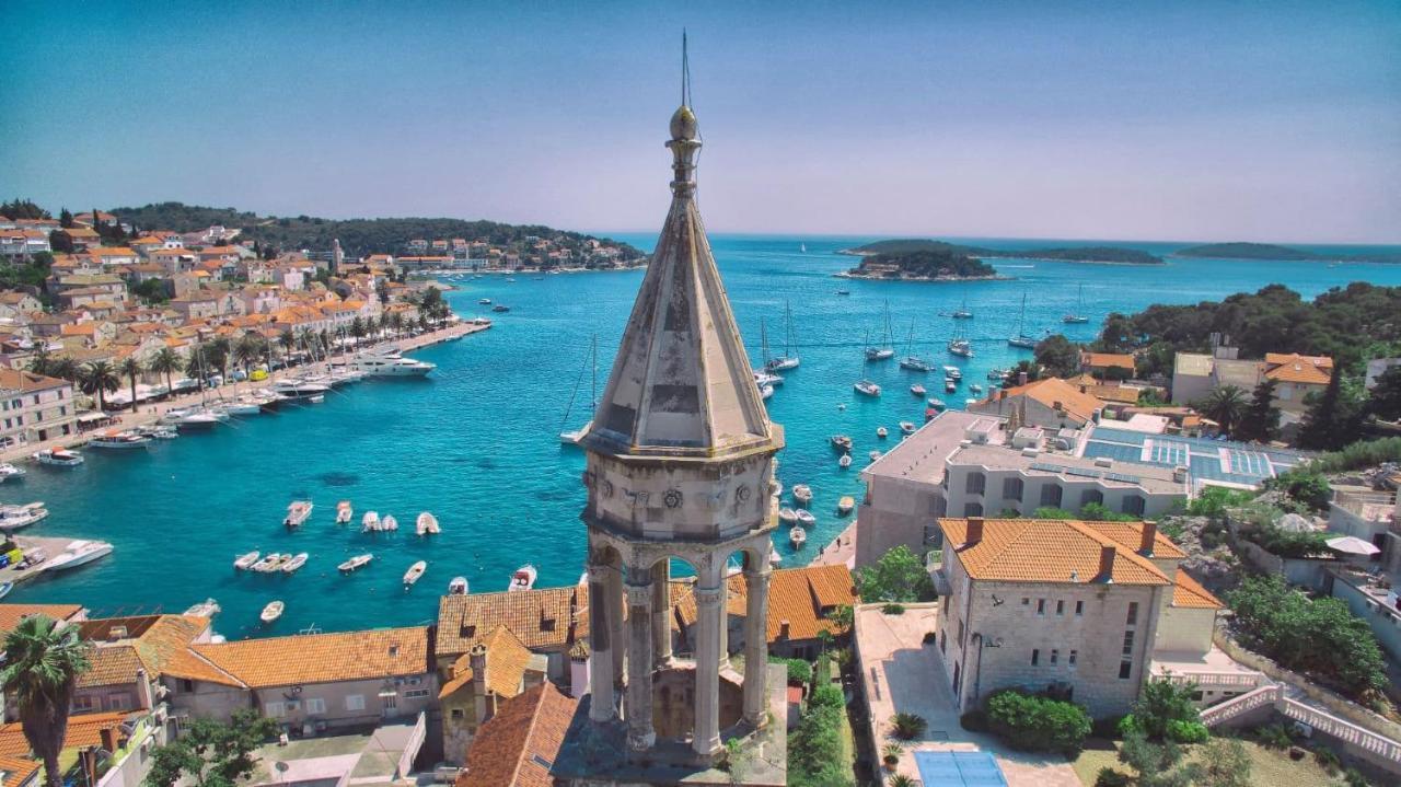 Jesliving Hvar - 2 Bedroom Elegant Apartment With Sea View In Historic Center Of Hvar Town Exteriér fotografie
