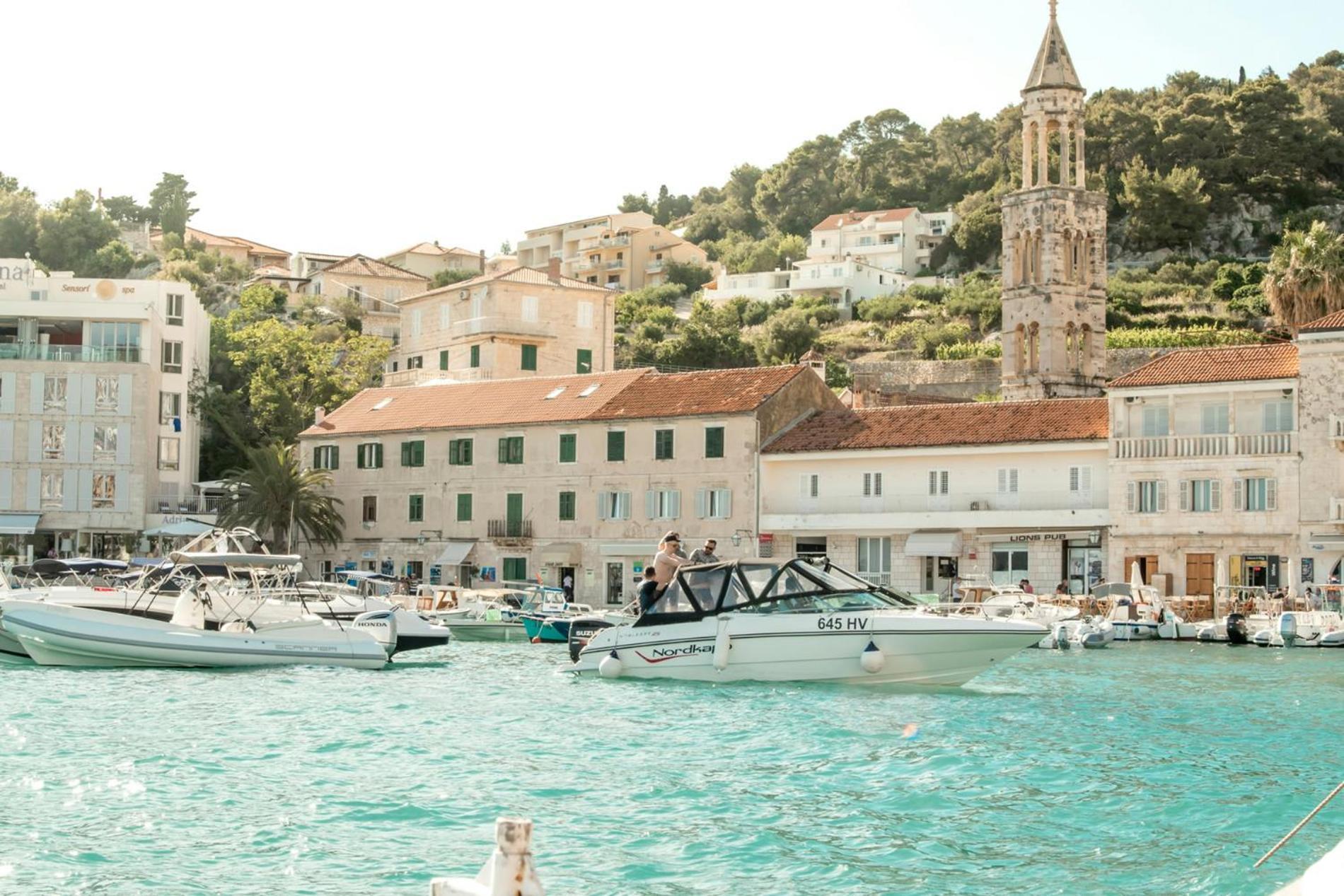 Jesliving Hvar - 2 Bedroom Elegant Apartment With Sea View In Historic Center Of Hvar Town Exteriér fotografie